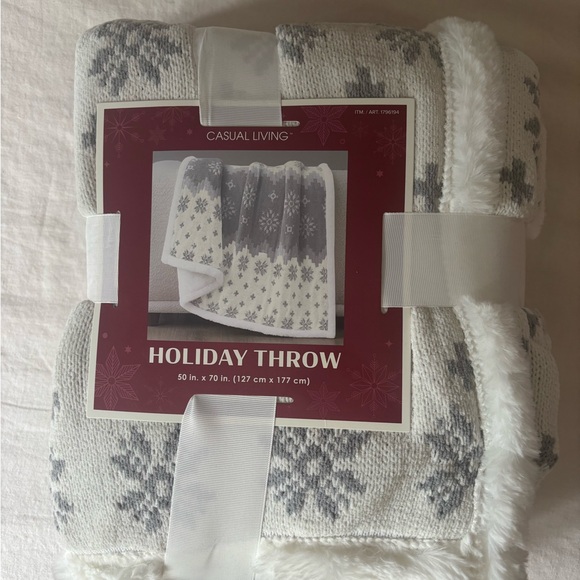 Cozy Snowflake Pattern Holiday Throw Blanket - Gray and White - Picture 2 of 4